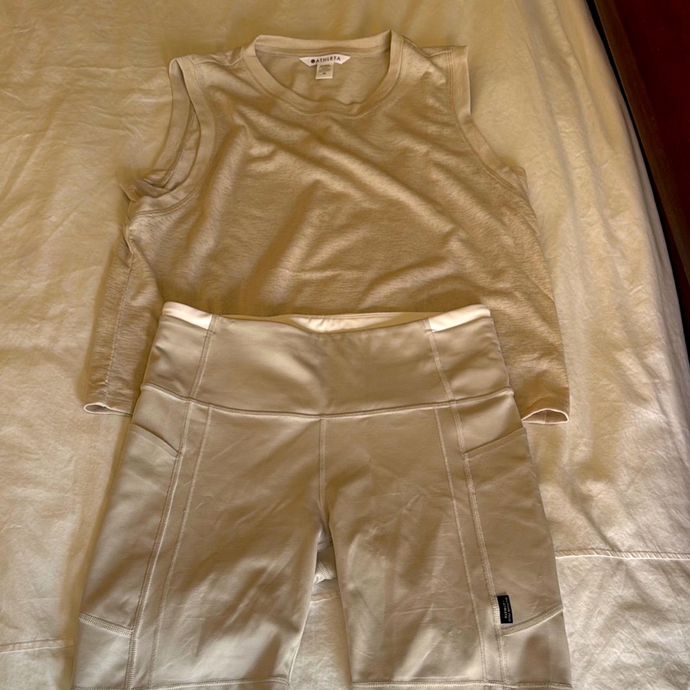Athleta set bicycle pocket 6in shorts and Breezy Muscle tank